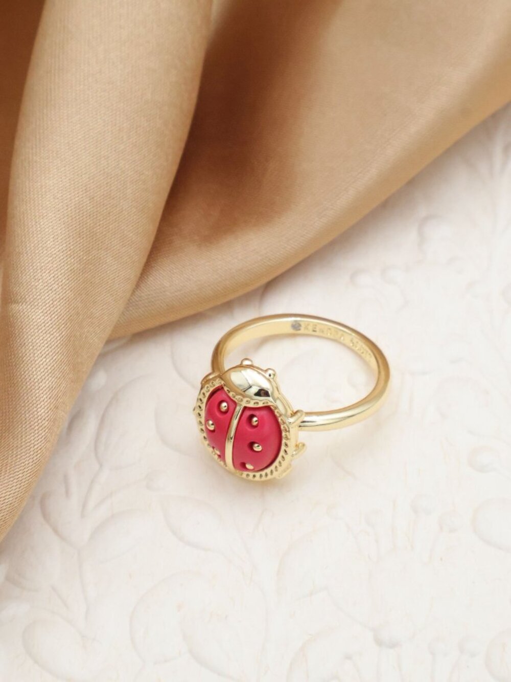 Kendra Scott Ladybug Gold Band Ring Size 7 - Picture 2 of 2